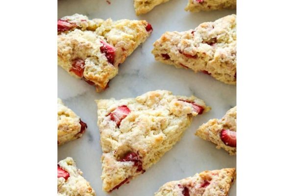Sourdough Strawberries and Cream Scones (2 count)